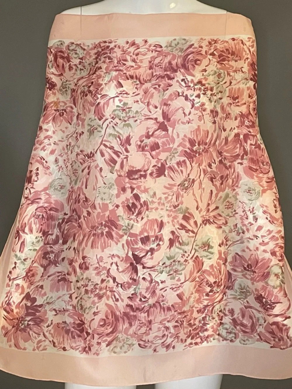 Pretty Vintsge Schiaparelli Silk Blend Scarf Large 27 In Fair Condition - Picture 9 of 10